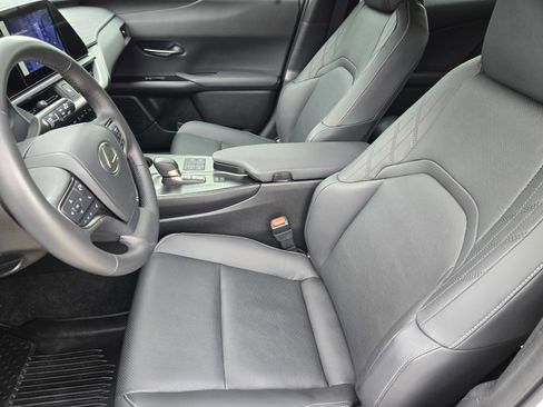 Used 2025 Lexus UX 300h FWD w/ Accessory Package (Z1) image 9