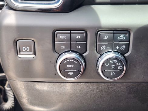 Used 2024 GMC Sierra 2500 Denali w/ Denali Reserve Package AWD/4WD image 22