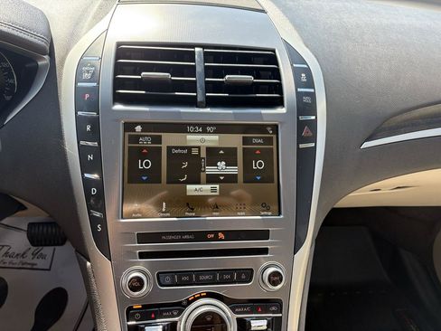 Used 2018 Lincoln MKZ Select w/ Select Plus Package FWD image 11