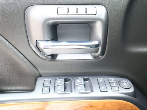 Used 2018 Chevrolet Silverado 1500 High Country AWD/4WD image 32