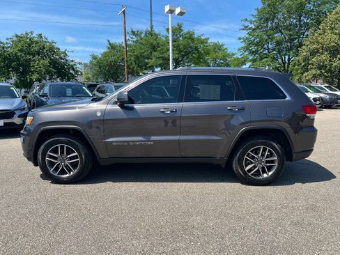 Used 2020 Jeep Grand Cherokee Laredo w/ Quick Order Package 2BN North image 4