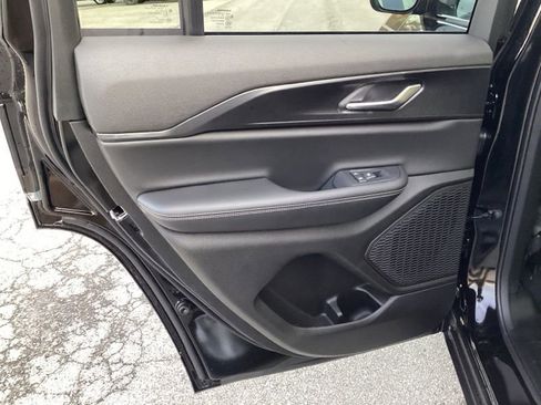 New 2025 Jeep Grand Cherokee Laredo X w/ Luxury Tech Group I image 19