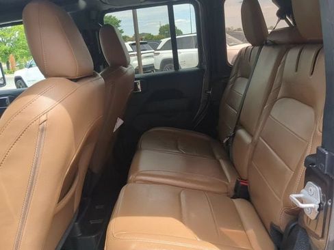 Used 2023 Jeep Wrangler Unlimited Sahara w/ Cold Weather Group AWD/4WD image 12