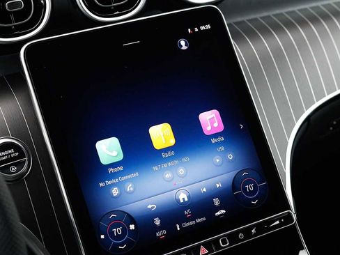 Used 2026 Mercedes-Benz GLC 300 4MATIC image 17