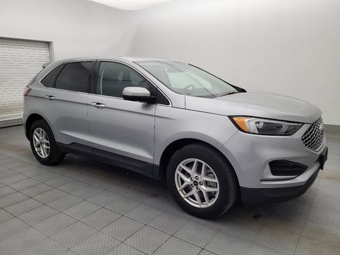 Used 2024 Ford Edge SEL image 11