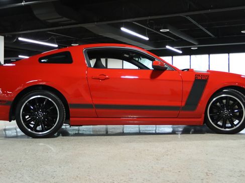 Used 2013 Ford Mustang Boss 302 w/ Boss 302 Accessory Pkg image 20