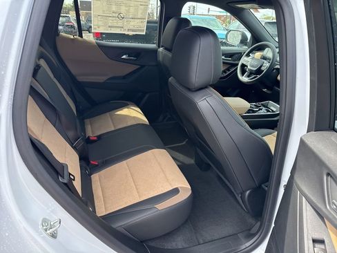 New 2026 Chevrolet Equinox ACTIV w/ Convenience Package III AWD/4WD image 32