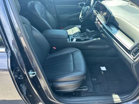 Certified 2025 Kia Sorento S w/ Panoramic Sunroof Package FWD image 13