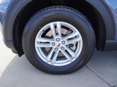 Used 2021 Ford Explorer XLT w/ Equipment Group 202A image 13