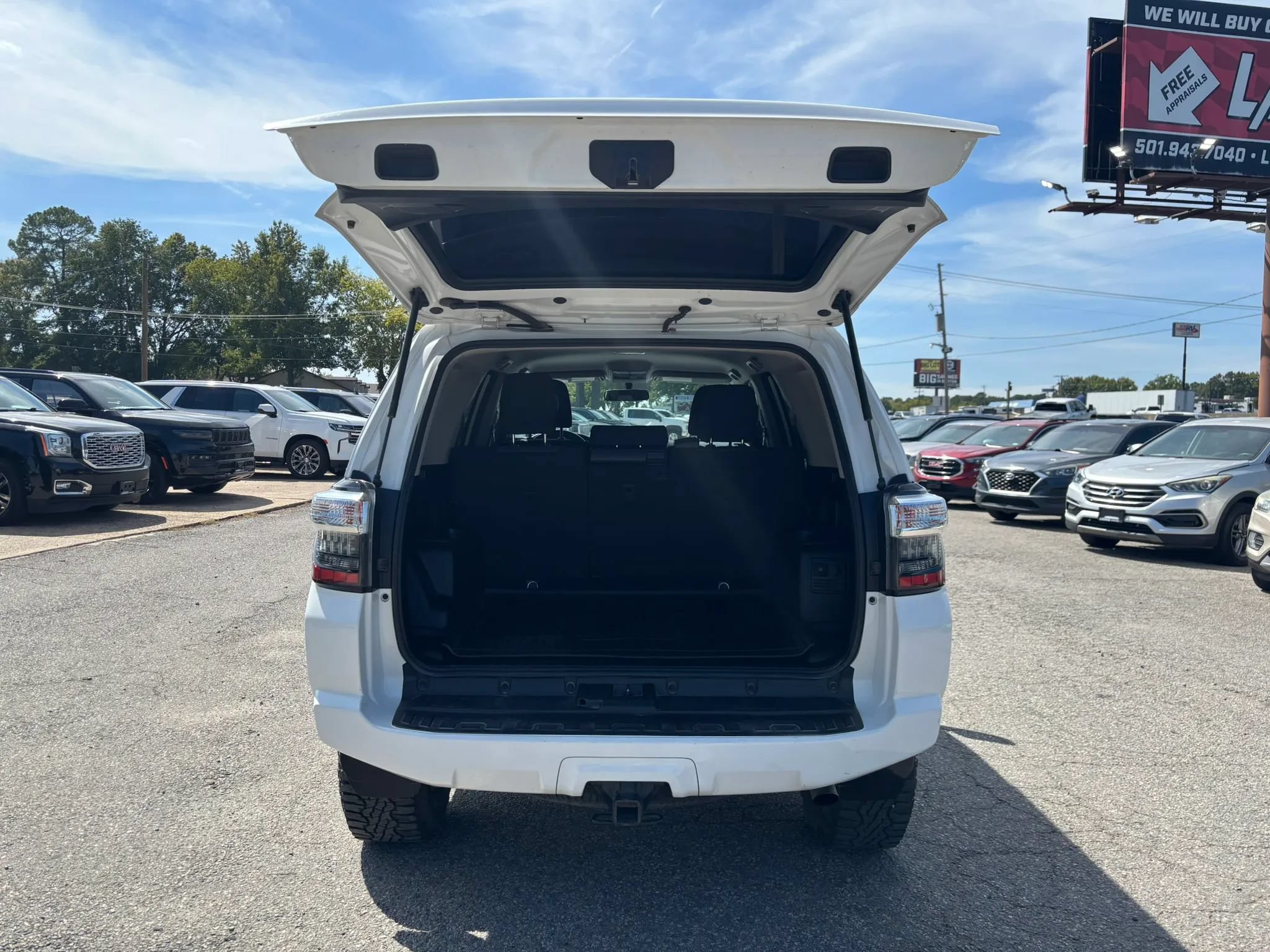Used 2019 Toyota 4Runner SR5 AWD/4WD image 17