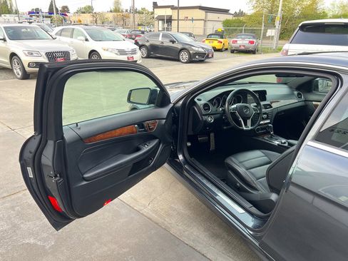 Used 2015 Mercedes-Benz C 250 Coupe image 10