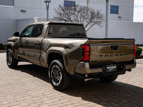Used 2025 Toyota Tacoma TRD Sport AWD/4WD image 6