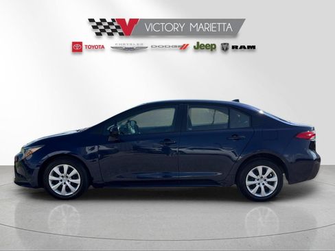 Used 2024 Toyota Corolla LE FWD image 2