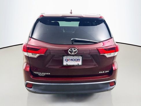 Certified 2018 Toyota Highlander XLE AWD/4WD image 6