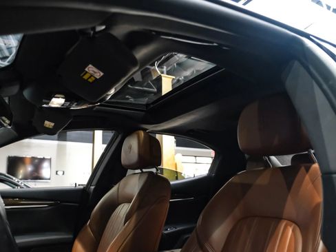 Used 2017 Maserati Ghibli RWD image 5