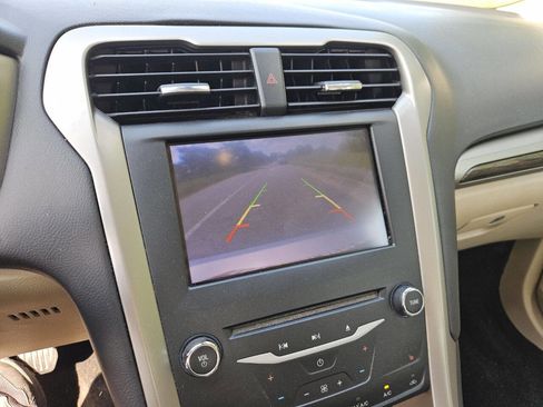 Used 2013 Ford Fusion SE FWD image 22