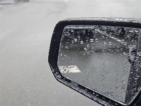 Used 2020 Chevrolet Traverse RS image 26