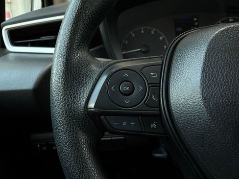 Used 2025 Toyota Corolla LE FWD image 34