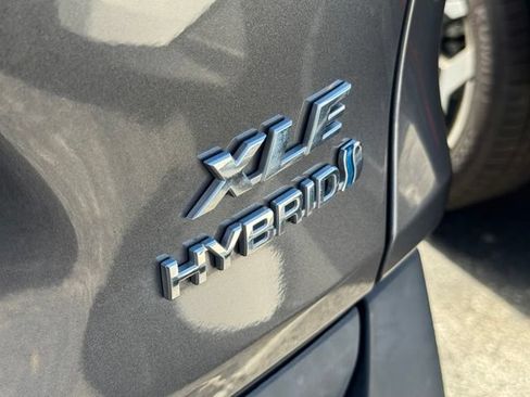 Used 2022 Toyota RAV4 XLE w/ Convenience Package AWD/4WD image 6