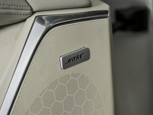 Used 2015 Cadillac Escalade Premium image 17