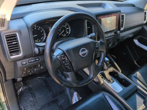 Used 2022 Nissan Frontier SV w/ SV Premium Package image 10