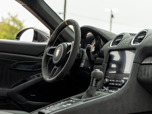 Used 2025 Porsche 718 Cayman GT4 RS w/ Weissach Package image 51