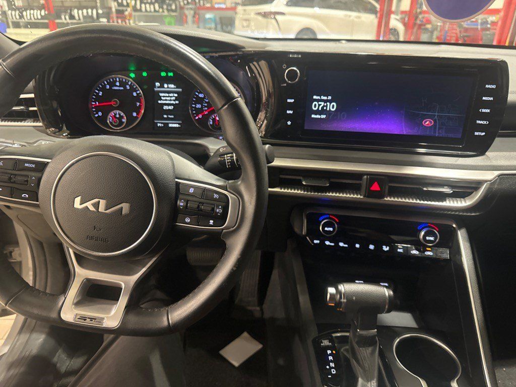 Used 2024 Kia K5 GT-Line w/ GT-Line Premium Package FWD image 2