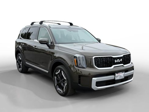 Certified 2025 Kia Telluride EX w/ EX Captain's Chair Package FWD image 7