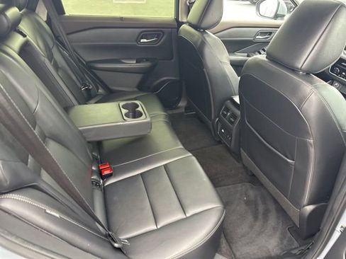 Used 2023 Nissan Rogue SL w/ SL Premium Package image 20