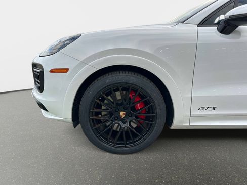 Used 2022 Porsche Cayenne GTS image 10