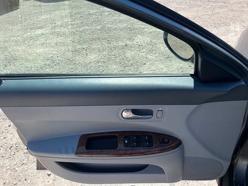 Used 2005 Buick LaCrosse CXL w/ Chrome Appearance Package FWD image 15