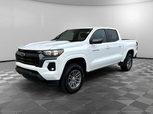 Used 2024 Chevrolet Colorado LT w/ LT Convenience Package II AWD/4WD image 1