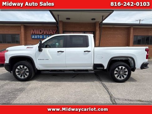 Used 2026 Chevrolet Silverado 2500 Custom w/ Custom Value Package AWD/4WD image 1
