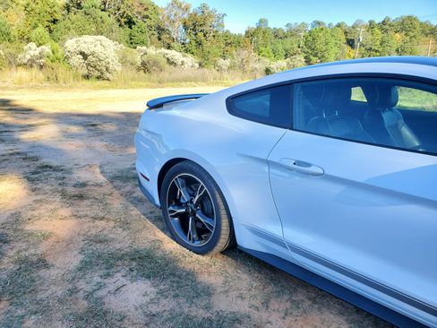 Used 2017 Ford Mustang GT Premium image 9