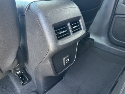 Used 2024 GMC Terrain SLE AWD/4WD image 25