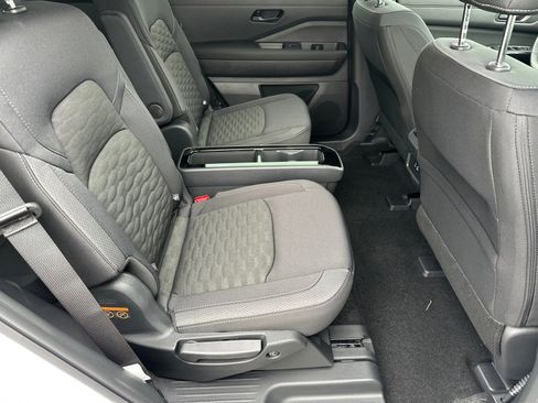 New 2025 Nissan Pathfinder SV w/ SV Premium Package image 16