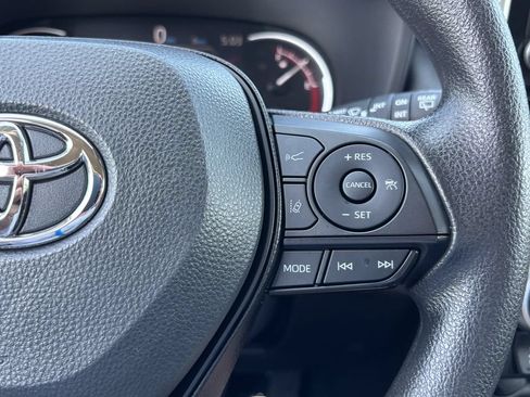 Used 2025 Toyota RAV4 XLE AWD/4WD image 26