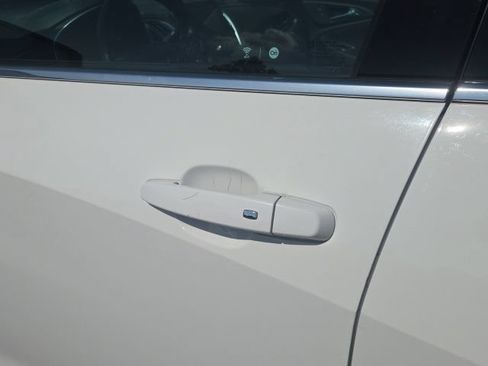 Used 2020 Chevrolet Malibu LT FWD image 17