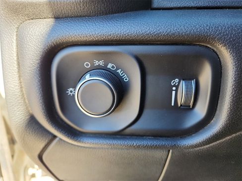 Used 2024 RAM 5500 Tradesman w/ Chrome Appearance Group image 25