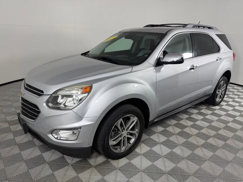 Used 2017 Chevrolet Equinox Premier w/ Enhanced Convenience Package AWD/4WD image 8