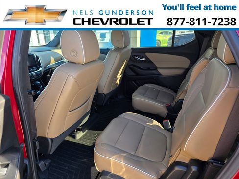 Used 2023 Chevrolet Traverse Premier image 6