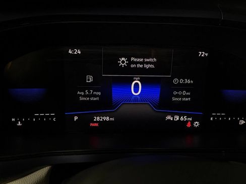 Used 2023 Volkswagen Taos SE w/ Panoramic Sunroof Package FWD image 15