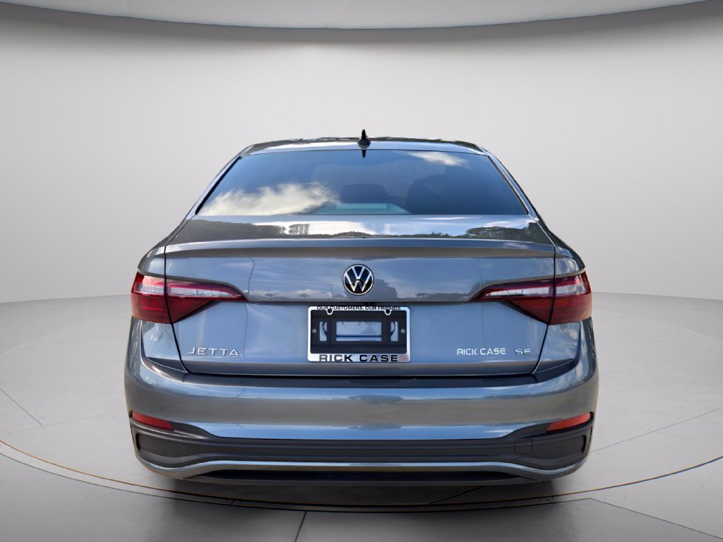 Certified 2024 Volkswagen Jetta SE w/ Panoramic Sunroof Package FWD image 5