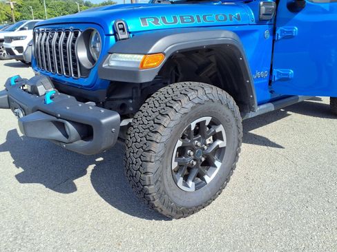 Used 2024 Jeep Wrangler Unlimited Rubicon 4xe w/ Capability Package AWD/4WD image 18