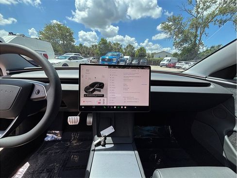 Used 2024 Tesla Model 3 Performance AWD/4WD image 11