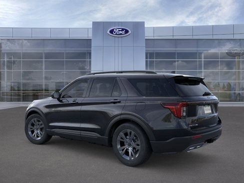 New 2026 Ford Explorer Active AWD/4WD image 4