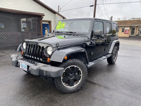 Used 2012 Jeep Wrangler Unlimited Sahara image 1