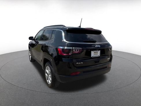 Used 2025 Jeep Compass Latitude AWD/4WD image 11