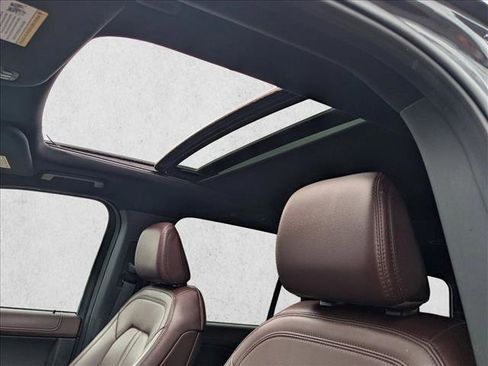 Used 2024 Ford Expedition Limited image 16