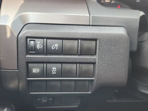 Certified 2025 Toyota Tacoma SR5 AWD/4WD image 22